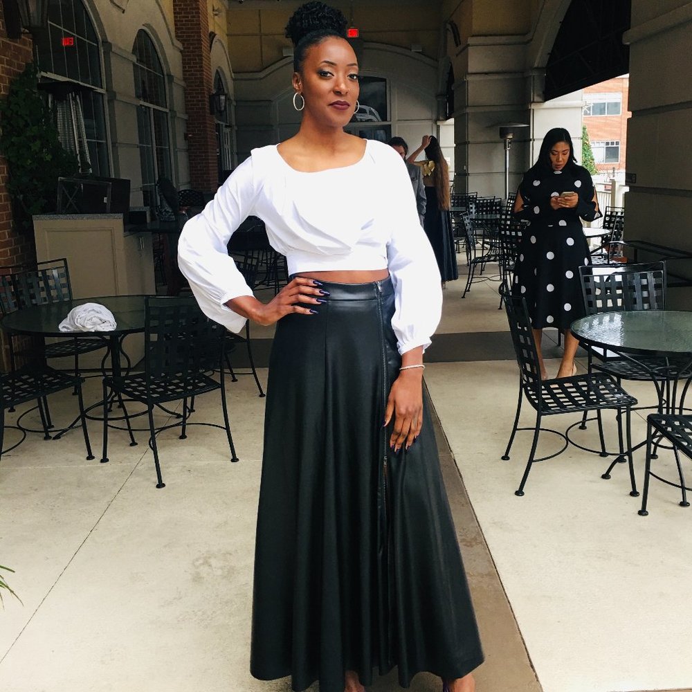 Blouse with puffy sleeves